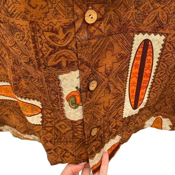 Roundy Bay VW Car Pattern Hawaiian Surfs Up Short Sleeve Button Down Shirt - Picture 6 of 7